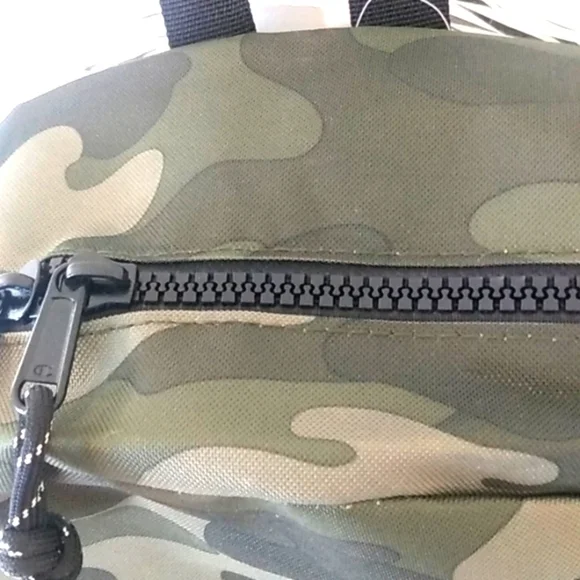 CHAMPION BLACK ARMY GREEN CAMOUFLAGE BACKPACK MEDIA TOTE BOOKBAG SIZE OS NWT